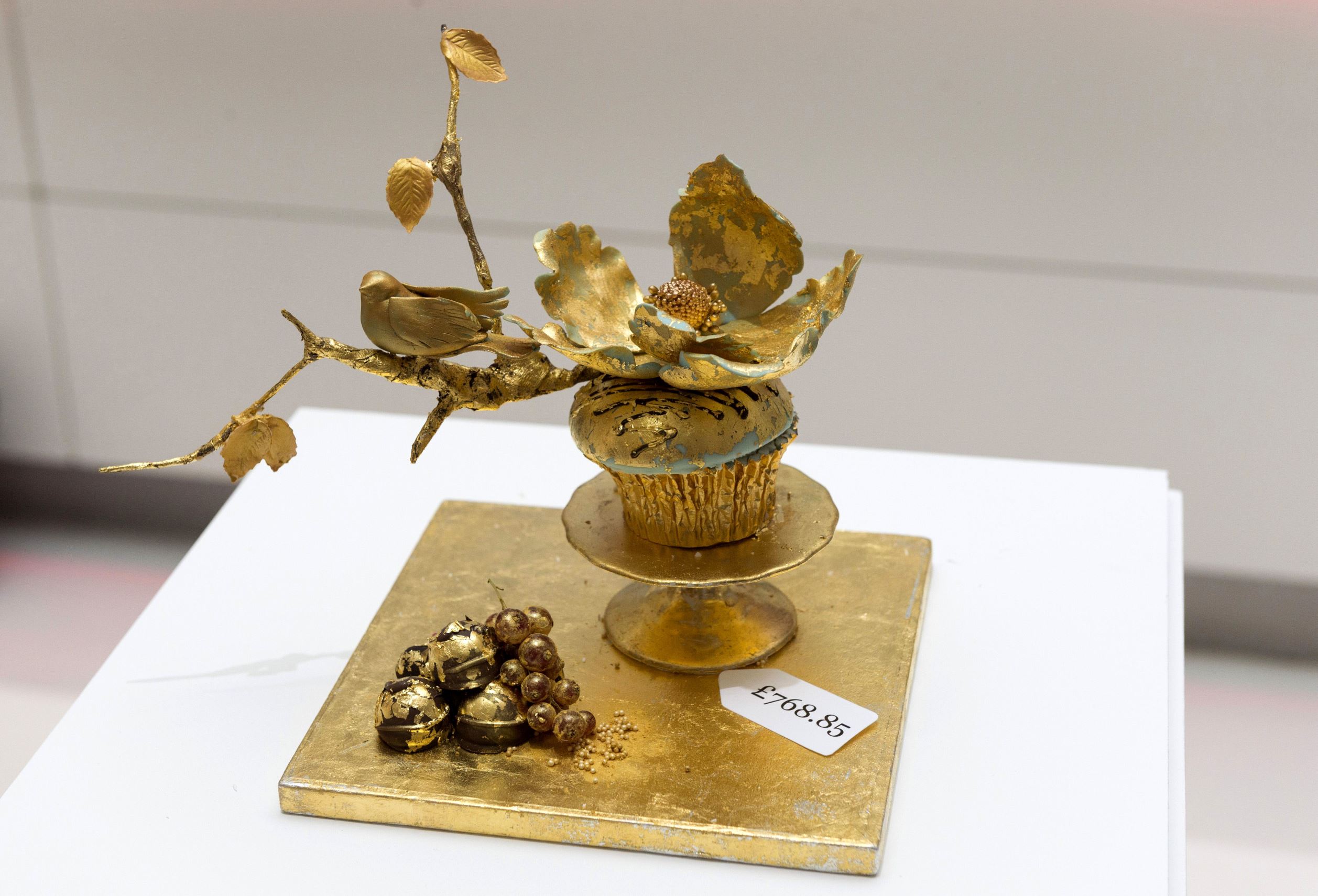 الشريحة 3 من 15