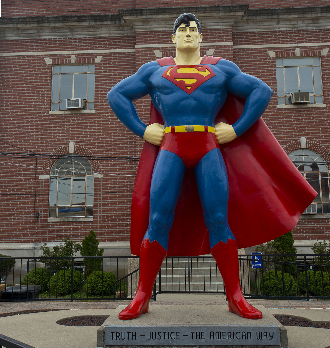 奇妙な噂がつきまとう 世にも不思議なアメリカの町15選