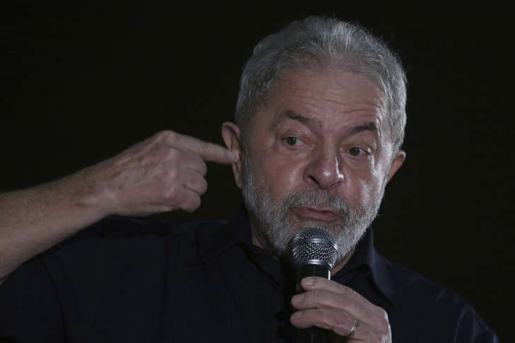 Lula depÃ´s na sede da PF